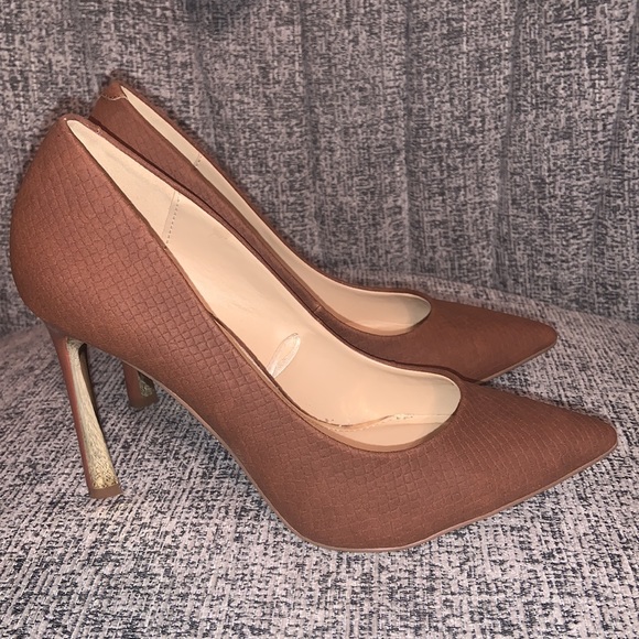 Jessica Simpson Heels. Size 7 - Picture 4 of 4